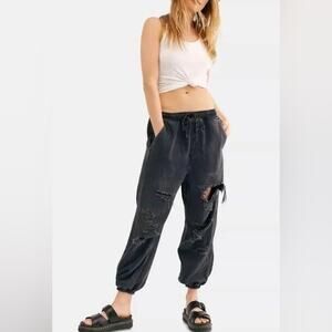 FREE PEOPLE Sloan Destructed Black Jean Joggers Size XS